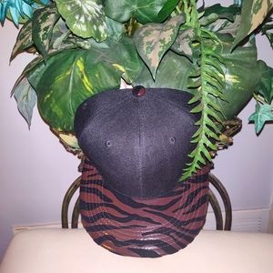 Tiger striped flat brim hat unisex